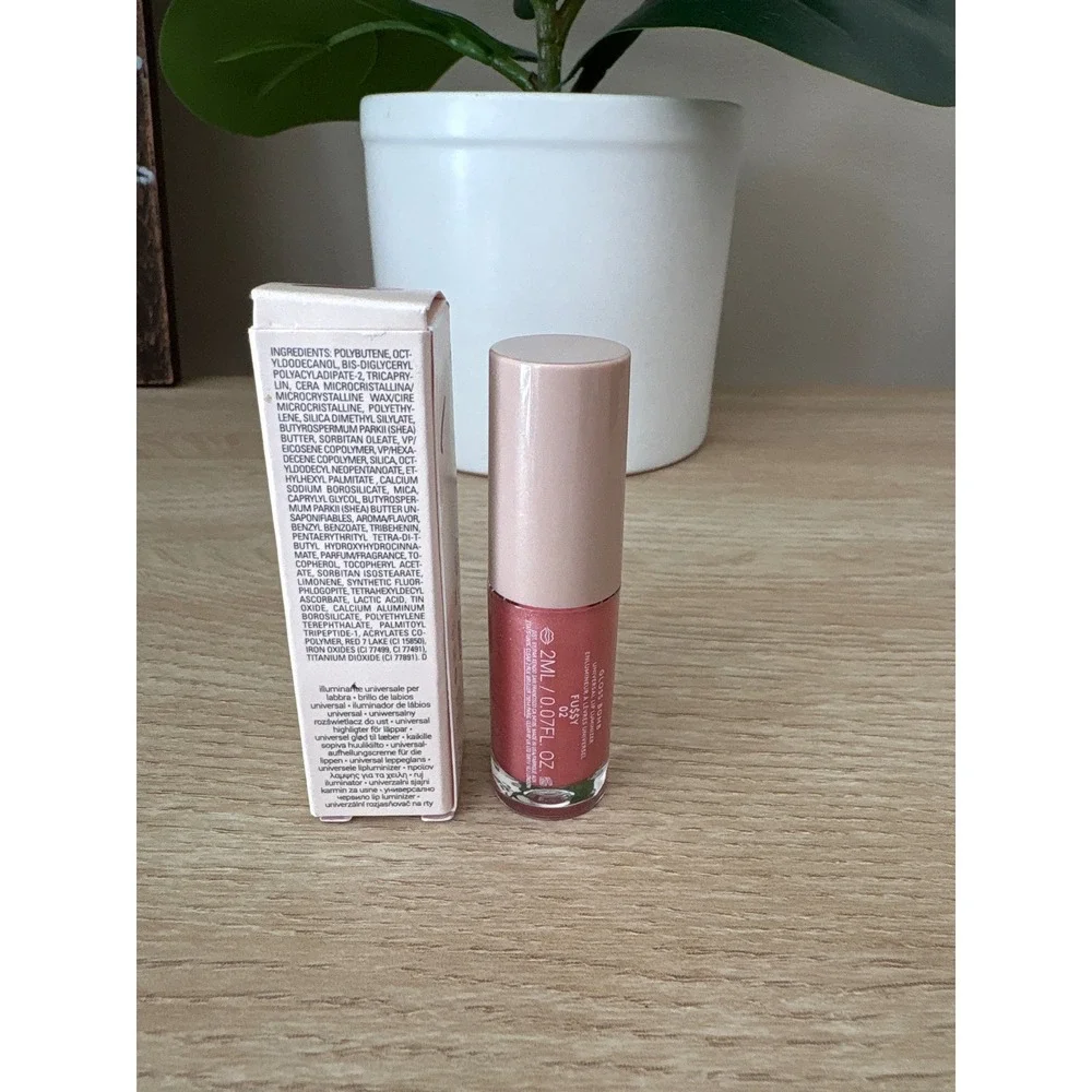 Fenty Beauty Gloss Bomb Universal Lip Luminizer Fussy 02 Mini 2ml 0.07oz New Box